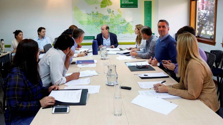 La comisión evaluadora entrevistó a los postulantes para ocupar la Sindicatura Municipal.