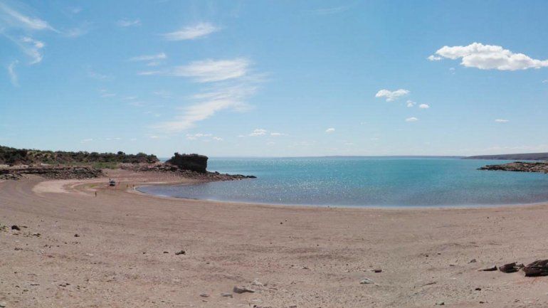 Nadie controla las fiestas en las playas de Los Barreales