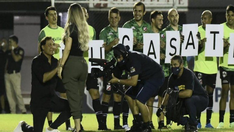 Un romántico: la emotiva propuesta de casamiento de un ex River