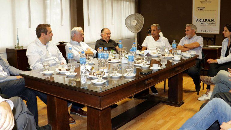 Quiroga prometió a comerciantes una reforma tributaria