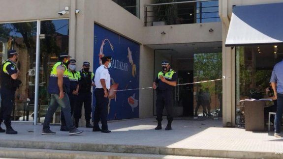 Entró a una oficina para matar a un ex compañero y baleó a una mujer