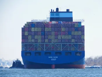 Más de 5 millones de cajas fueron destruidas tras un retraso fatal en plena ruta hacia China.La carga llegó en mal estado y terminó descartada, desatando uno de los mayores golpes al sector frutícola. Más de 5 millones de cajas fueron destruidas tras un retraso fatal en plena ruta hacia China.La carga llegó en mal estado y terminó descartada, desatando uno de los mayores golpes al sector frutícola.