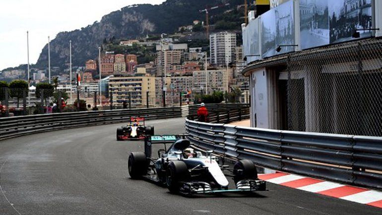 Hamilton ganó un caótico gran premio de Mónaco