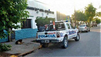 robaron joyas y dinero a una pareja de abuelos en fernandez oro