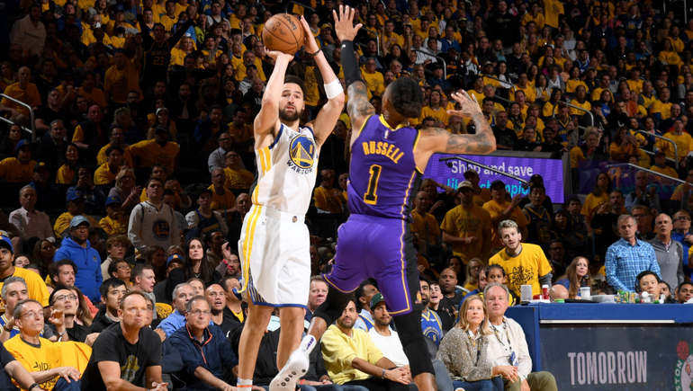 Paliza de Golden State a los Lakers para igualar la semi del Oeste