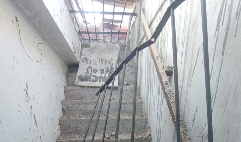 Chubut: los boqueteros de Trelew rompieron una reja y se metieron por una escalera que da al techo del súper chino. Chubut: los boqueteros de Trelew rompieron una reja y se metieron por una escalera que da al techo del súper chino.