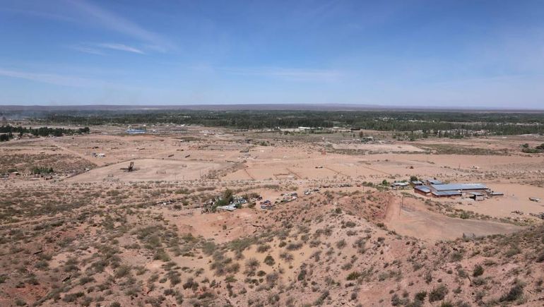 Las tierras de la sucesión Fava, son varios lotes y hectáreas que aún no están regularizadas por la Municipalidad de Neuquén que las declaró de utilidad pública. Pero la Legislatura de Neuquén nunca avanzó con la expropiación. Las tierras de la sucesión Fava, son varios lotes y hectáreas que aún no están regularizadas por la Municipalidad de Neuquén que las declaró de utilidad pública. Pero la Legislatura de Neuquén nunca avanzó con la expropiación.