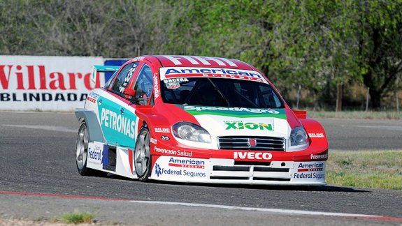Fue la mejor ubicación del cipoleño en el Súper TC 2000.&nbsp; Pernía largará adelante en la primera. La vecina ciudad palpita la emoción del automovilismo.