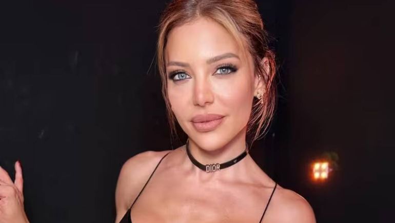 Quién es el misterioso hombre que copó de rosas rojas el living de Evangelina Anderson