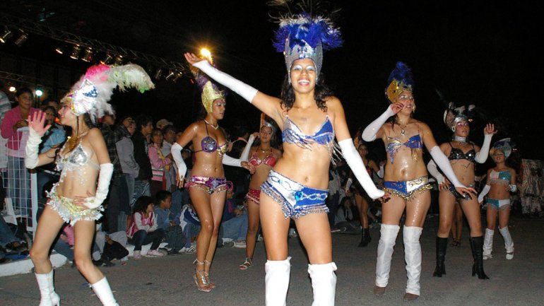 A partir de las 20 actuarán las murgas locales y regionales.&nbsp; 