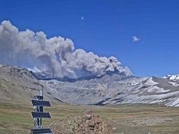 Las imágenes captadas por los sistemas instalados en la zona permitieron seguir minuto a minuto la evolución del fenómeno. Las imágenes captadas por los sistemas instalados en la zona permitieron seguir minuto a minuto la evolución del fenómeno.