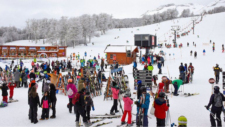 Mucho turismo en la Cordillera durante el finde largo