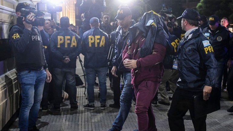 Doble crimen en el Congreso: ¿Navarro Cádiz practicó tiro en su casa?