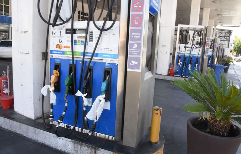 YPF aumentó el precio de los combustibles. YPF aumentó el precio de los combustibles.