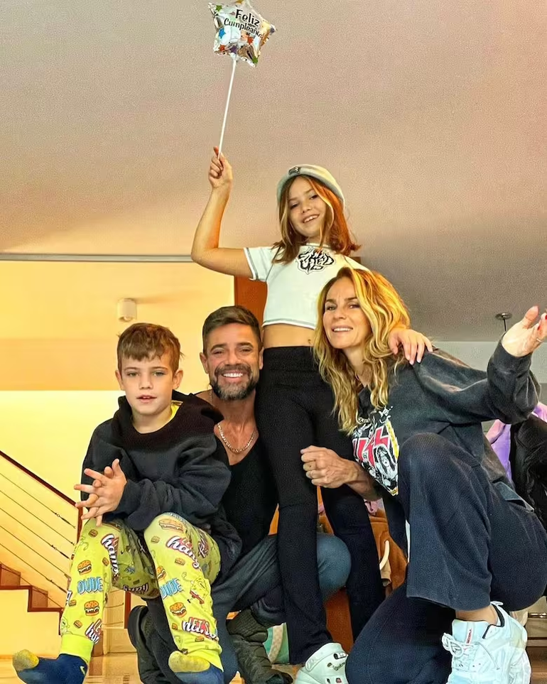 Sabrina Rojas celebró su cumpleaños con sus hijos y su ex, Luciano Castro. Sabrina Rojas celebró su cumpleaños con sus hijos y su ex, Luciano Castro.