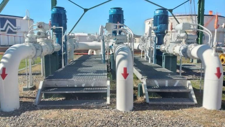 YPF y ENAP firmaron un acuerdo para exportar petróleo a Chile