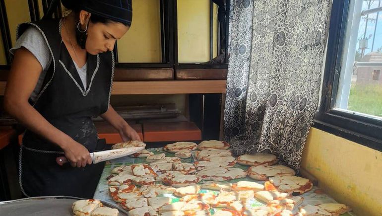 Cuenca XV: gracias a los oyentes de la radio, consiguió plata para un comedor que alimenta a 1.900 personas