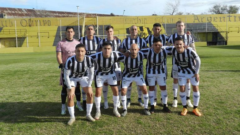 El once con el que Cipolletti igualó 1 a 1 ante Olimpo en Bahía Blanca. Fotos: gentileza Leonardo Sánchez, Cipo Pasión 