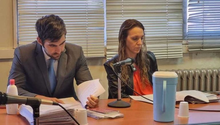 Fiscal de Chubut (Esquel) María Bottini. Fiscal de Chubut (Esquel) María Bottini.