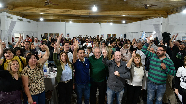 Un PJ unido, allá lejos y en el tiempo. | LM Neuquen Un PJ unido, allá lejos y en el tiempo.