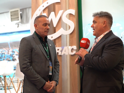 Adrián Martínez, director general de la división Argentina de Calfrac, durante la entrevista en la AOG.