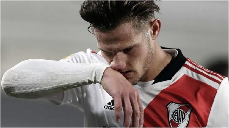 La cara de Bruno Zuculini tras salir de su operación de rodilla