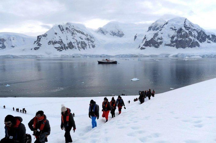 La Antártida amenazada por la huella humana