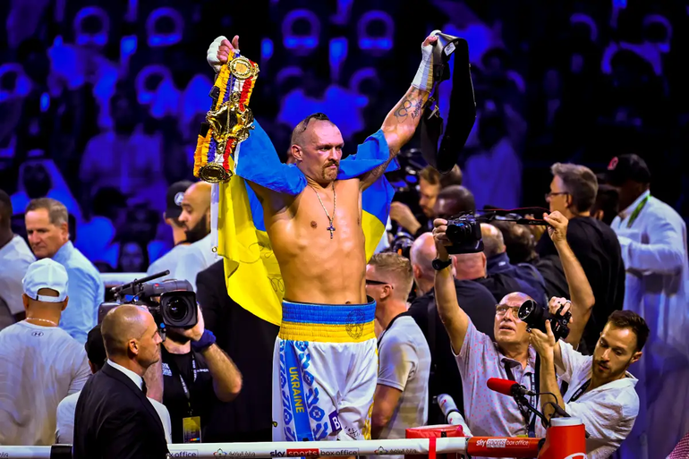 Oleksandr Usyk, el soldado que se alistó a la guerra y retuvo los títulos pesados