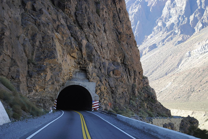 Las obras de alta montaña en Mendoza eliminan cuellos de botella logísticos para el transporte de concentrado de cobre. Las obras de alta montaña en Mendoza eliminan cuellos de botella logísticos para el transporte de concentrado de cobre.