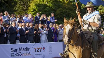 En 15 fotos, así se vivió el desfile por el 127 aniversario de San Martín de los Andes