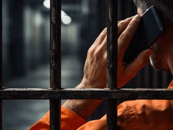 El uso ilegal de celulares en cárceles es uno de los principales focos de preocupación en materia de seguridad