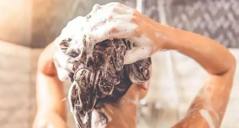 La frecuencia del lavado de cabello depende del entorno y los hábitos cotidianos también.