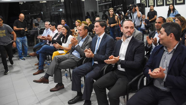 El hospital Castro Rendón y el de Añelo recibieron donaciones de PAE