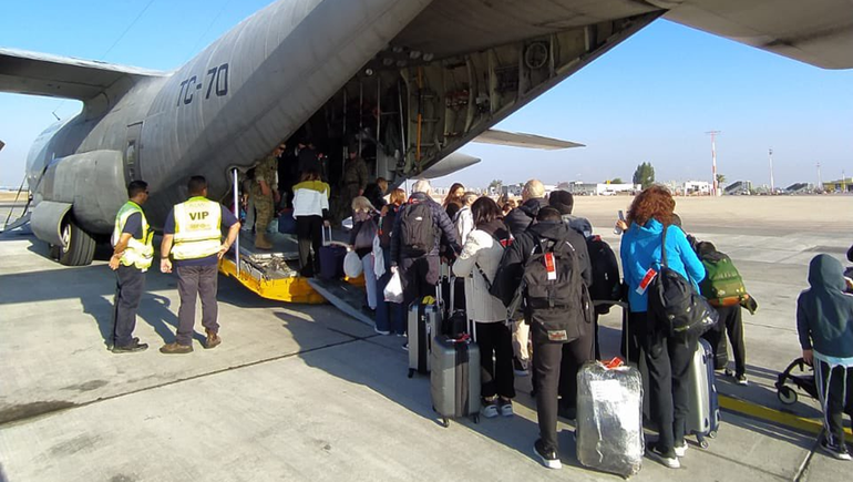 Repatriación de argentinos: un grupo de 49 personas llegó a Roma