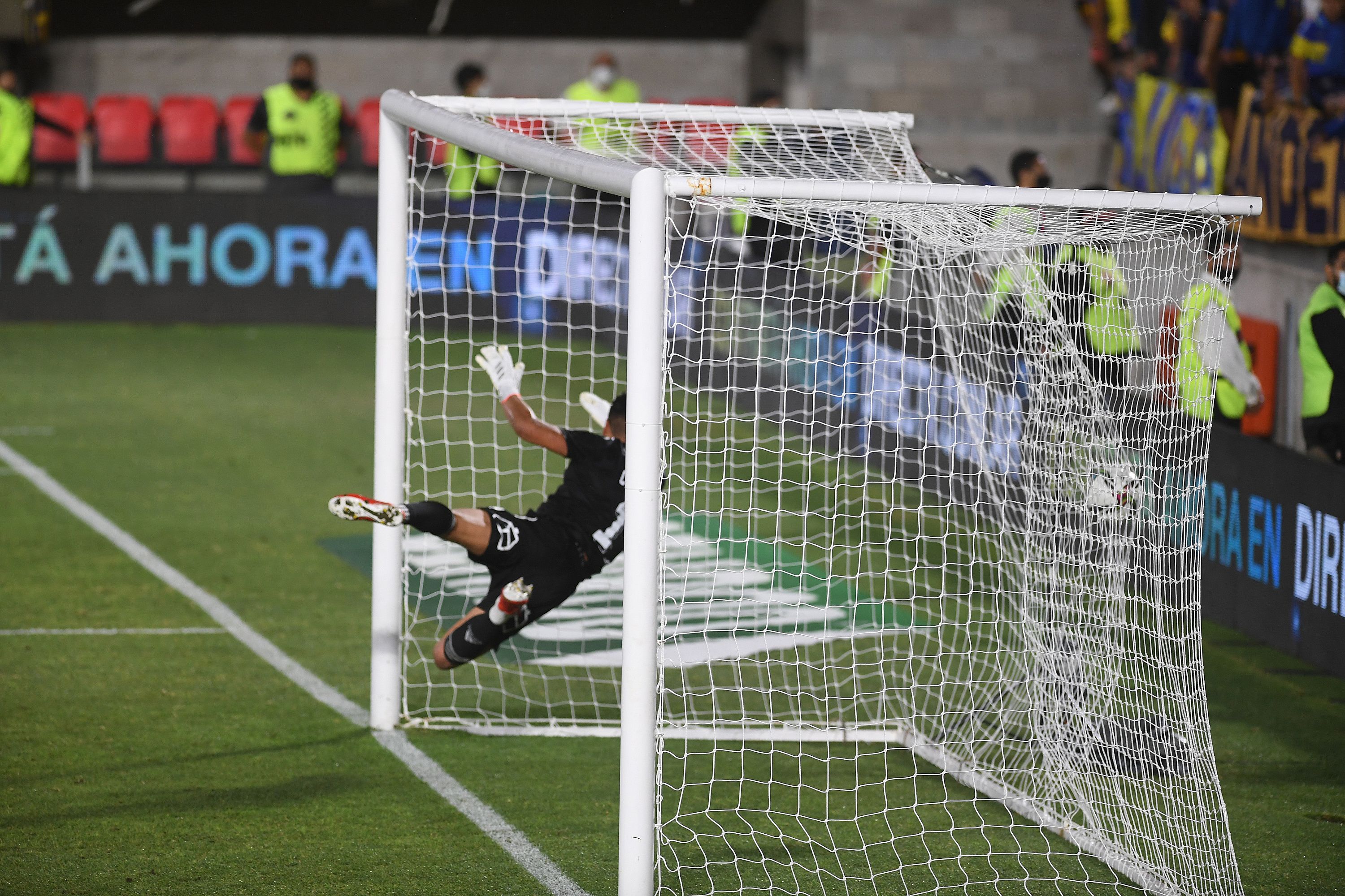 Mirá el golazo del pibe Zeballos que enloqueció a Morena Beltrán