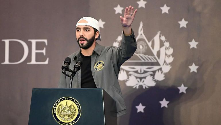 Bukele se habría convertido en el nuevo Chávez Bukele se habría convertido en el nuevo Chávez