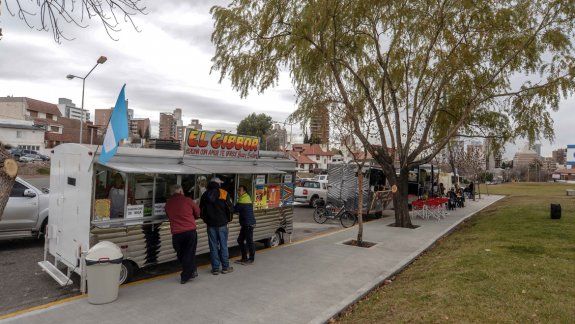 Neuquén busca sumarse a la onda food truck y espera el veredicto de los vecinos.