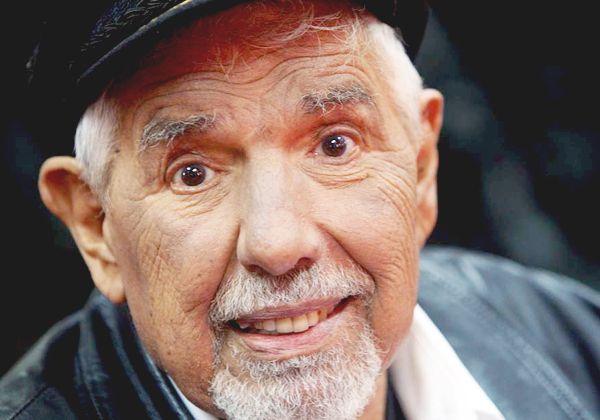 Profesor Jirafales, internado por deshidratación y anemia