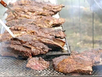 que atractivos ofrecera la tercera fiesta provincial del asado con cuero