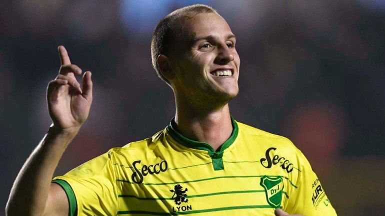 Defensa sigue dulce y ahora festejó en el torneo local.