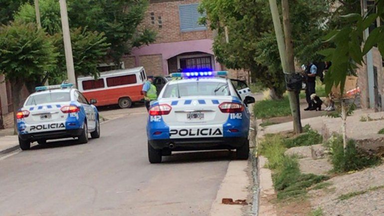 Balearon vivienda e hirieron a una joven en la cara