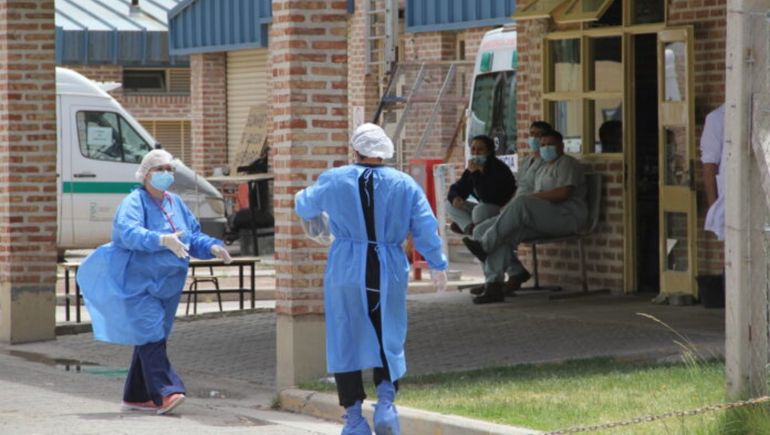 Los trabajadores intoxicados debieron ser internados de urgencia. (Foto: Gentileza Centenario Digital)