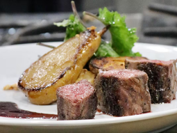 El guanaco, especie abundante en la Patagonia, emerge como alternativa. El guanaco, especie abundante en la Patagonia, emerge como alternativa.