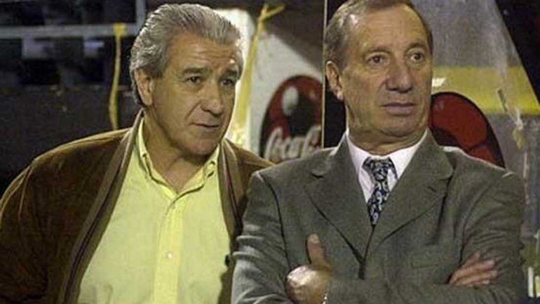 Amigos para siempre: Bilardo no le soltaba la mano a Pachame