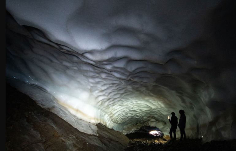 El túnel principal tiene más de 100 metros de largo por unos 10 de diámetro. El túnel principal tiene más de 100 metros de largo por unos 10 de diámetro. 