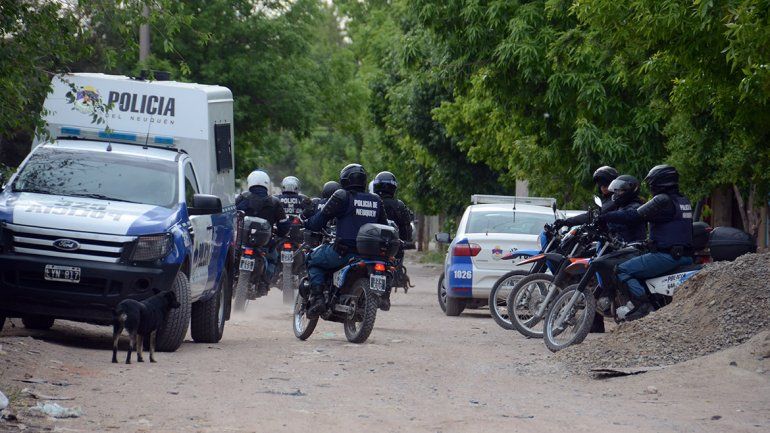 Nueve detenidos en un megaoperativo en el oeste: secuestraron armas y municiones