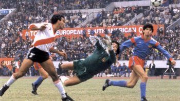 El gol del uruguayo en 1986, de los momentos sublimes del Millo.