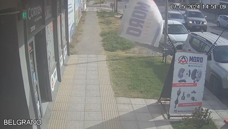 Un conductor quiso cambiar de carril y provocó un triple choque