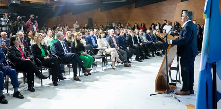 El gobernador Rolando Figueroa, durante el lanzamiento de la temporada invernal. El gobernador Rolando Figueroa, durante el lanzamiento de la temporada invernal.