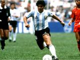 Viral: el video inédito que recuerda las mejores jugadas de Maradona en los Mundiales